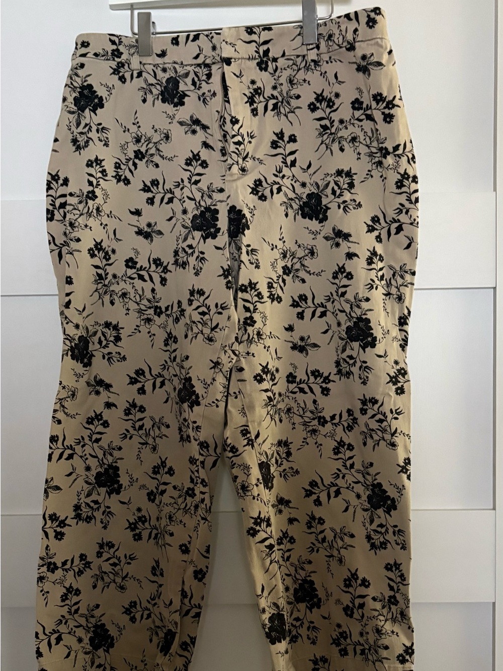 croft & barrow Beige Capris with Black Floral Design